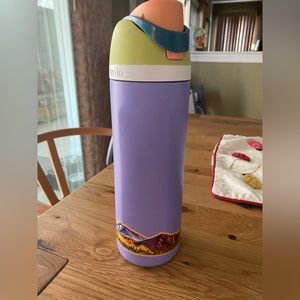 Owala 24 Ounce Water Bottle w/ Mountains Sticker